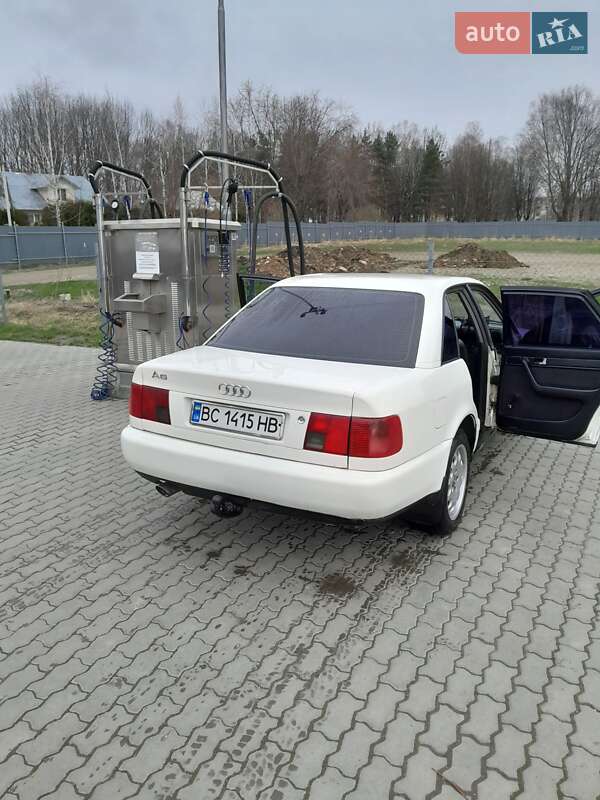 Седан Audi A6 1995 в Трускавце