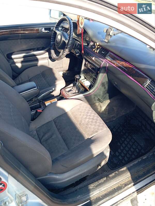 Седан Audi A6 1998 в Хотине