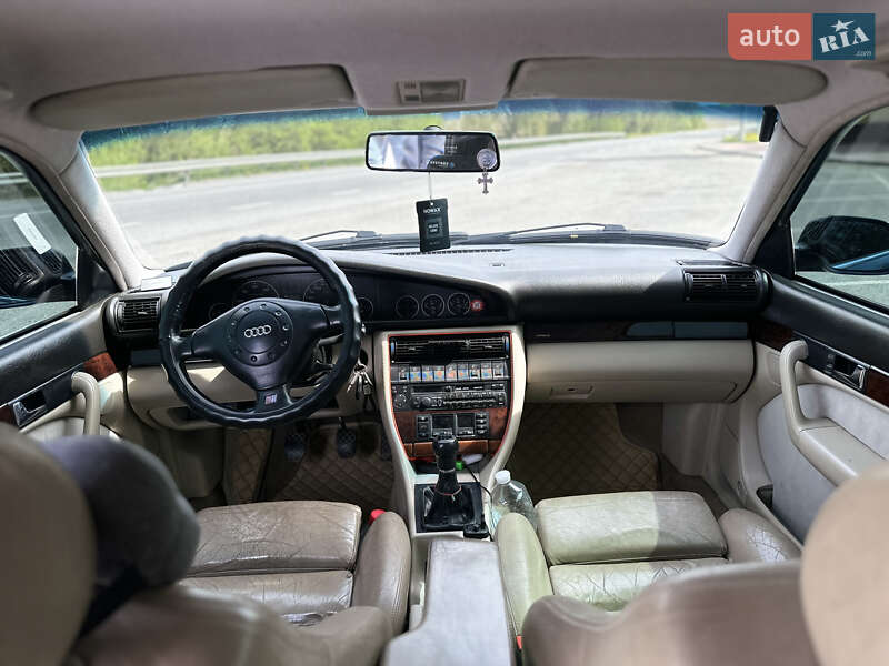 Седан Audi A6 1996 в Подволочиске