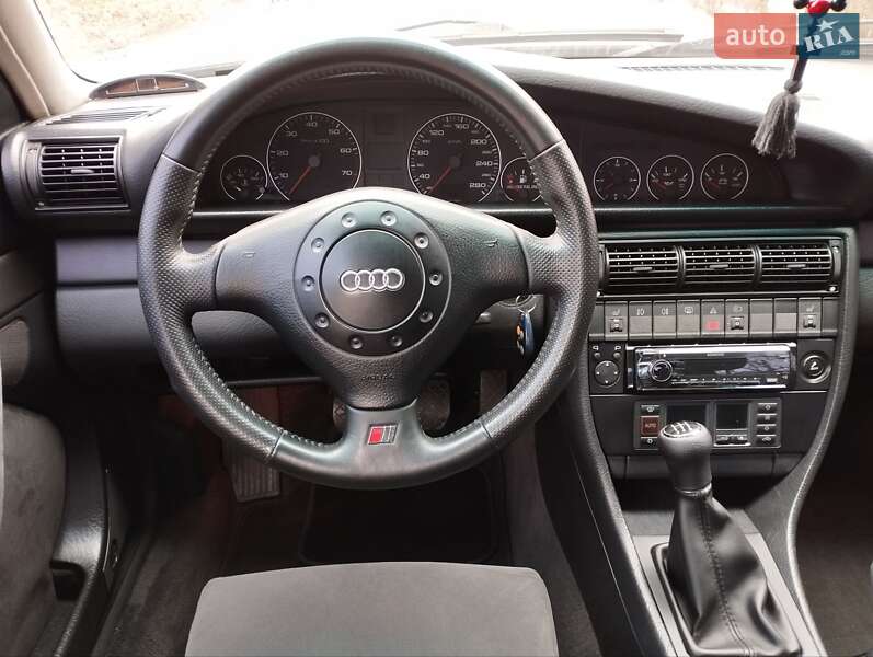 Седан Audi A6 1997 в Киеве