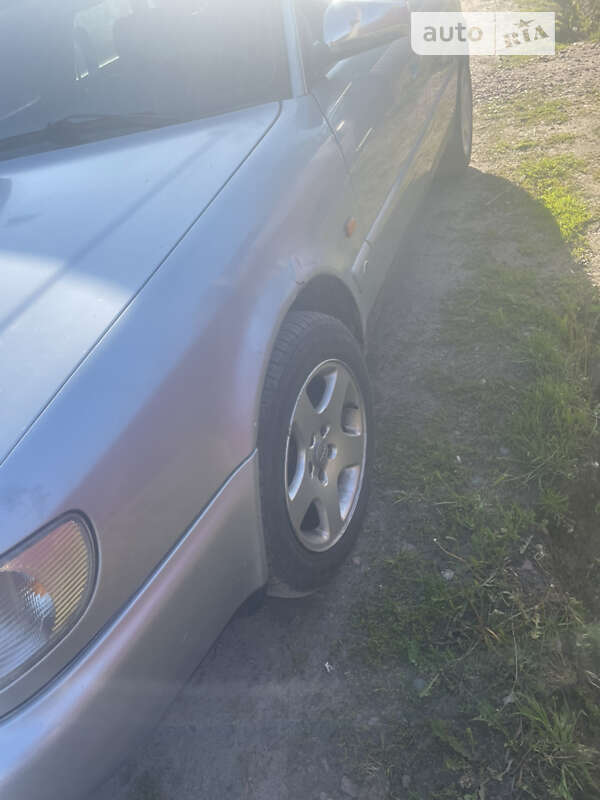 Седан Audi A6 1997 в Овруче