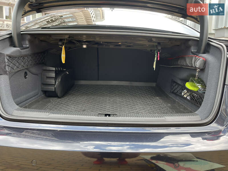 Седан Audi A6 2015 в Киеве