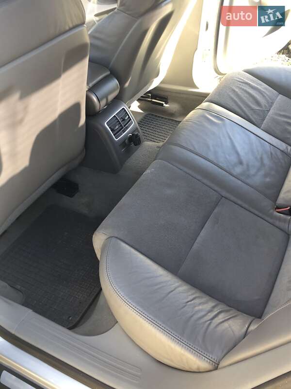 Седан Audi A6 2006 в Дубровице