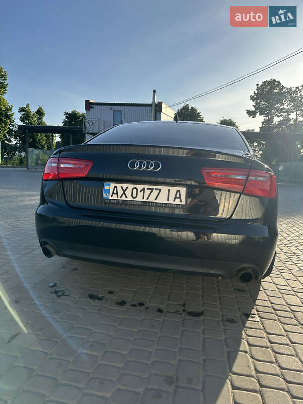 Седан Audi A6 2012 в Староконстантинове