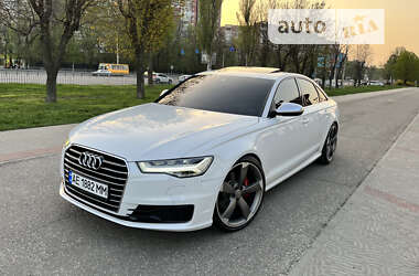 Седан Audi A6 2015 в 