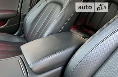 Седан Audi A6 2015 в 