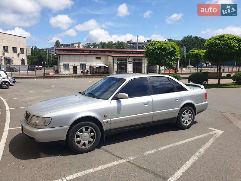 Седан Audi A6 1994 в Киеве