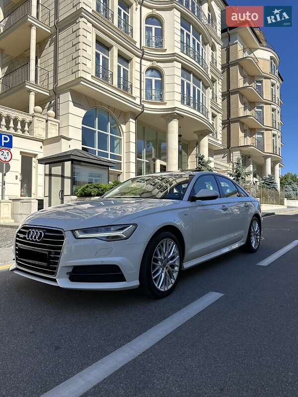Седан Audi A6 2016 в 