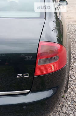 Седан Audi A6 2003 в 