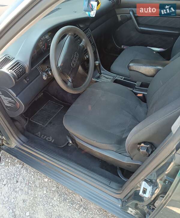 Седан Audi A6 1995 в Чернівцях
