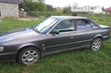 Седан Audi A6 1996 в Хирові