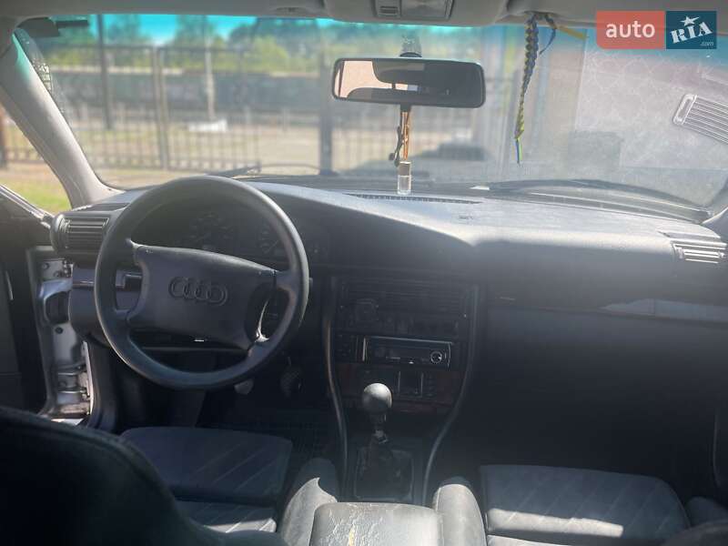 Седан Audi A6 1995 в Коростене