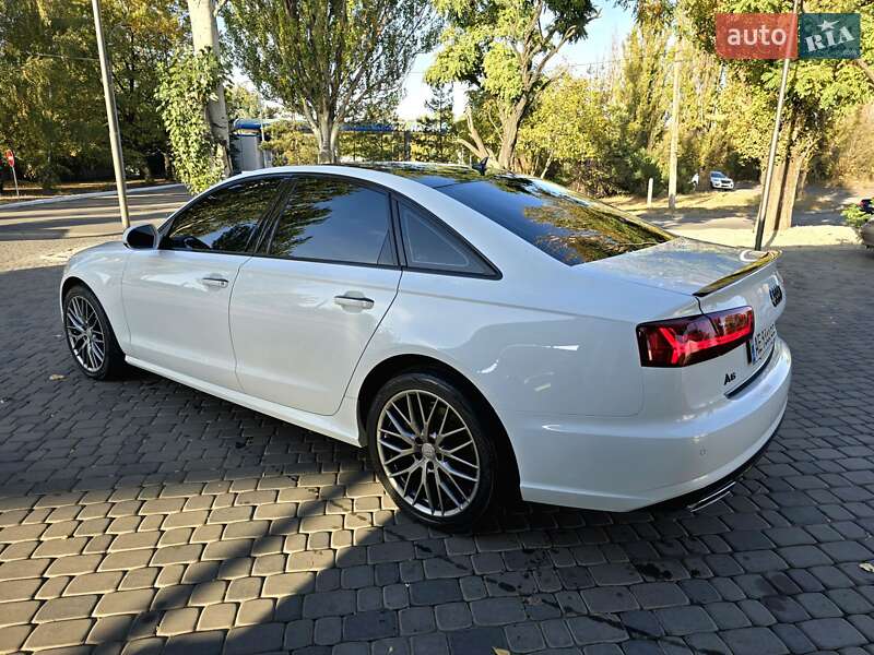 Седан Audi A6 2015 в Першотравенске