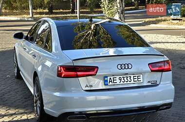 Седан Audi A6 2015 в 