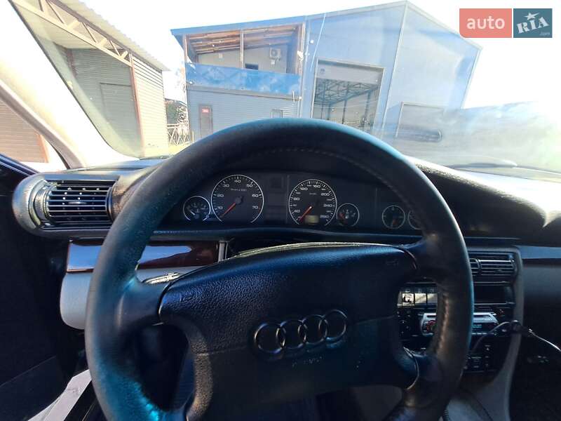 Седан Audi A6 1995 в Чернівцях