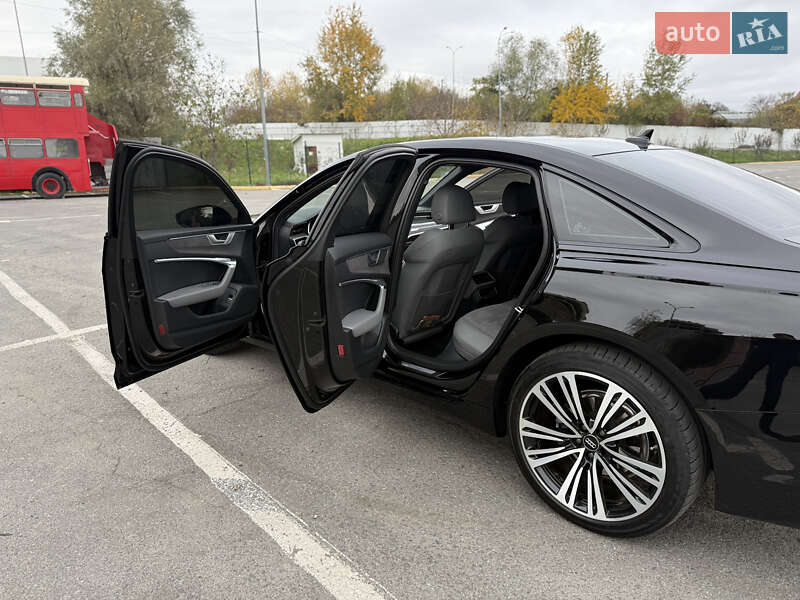 Седан Audi A6 2023 в Ужгороде
