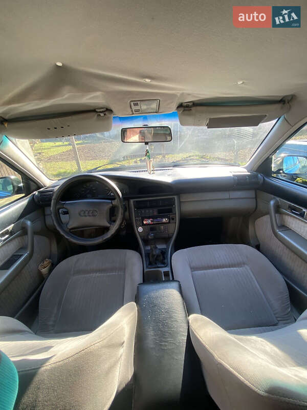 Седан Audi A6 1995 в Тячеве
