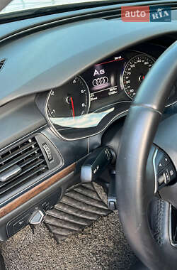 Седан Audi A6 2015 в 