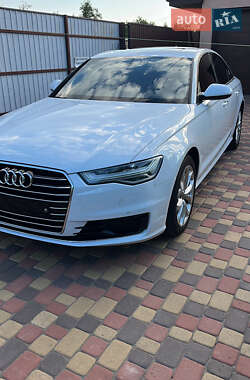 Седан Audi A6 2015 в 