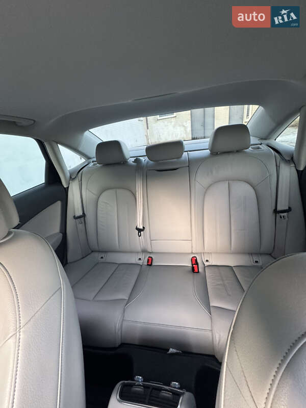 Седан Audi A6 2016 в Яворові