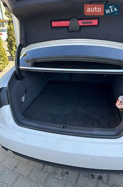 Седан Audi A6 2012 в 