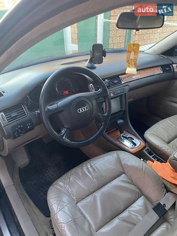 Седан Audi A6 1998 в Дубровице