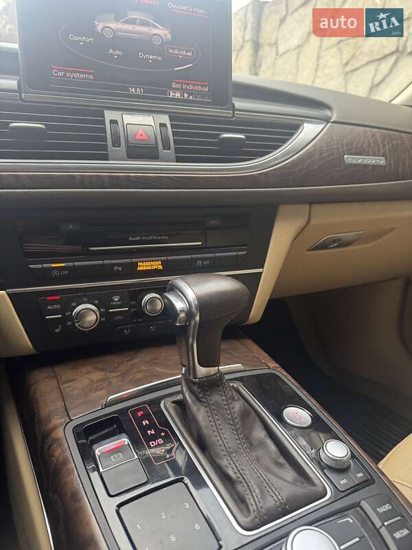 Седан Audi A6 2012 в Могилев-Подольске