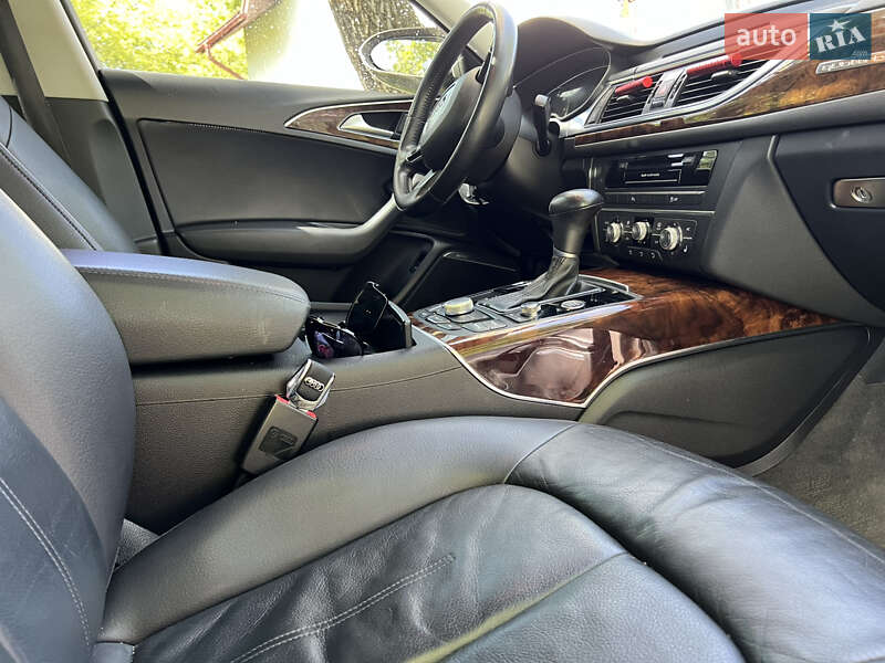 Седан Audi A6 2012 в Жовкве