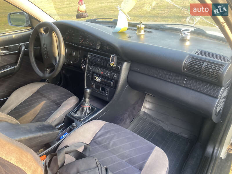 Седан Audi A6 1995 в Дубно