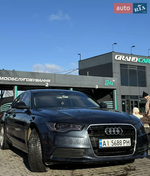 Седан Audi A6 2013 в Коростене