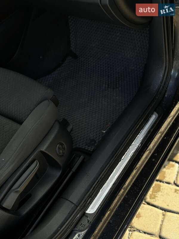 Седан Audi A6 2013 в Коростене