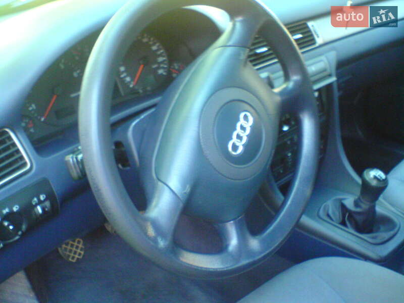 Седан Audi A6 2000 в Надворной