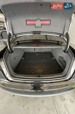 Седан Audi A6 2012 в 