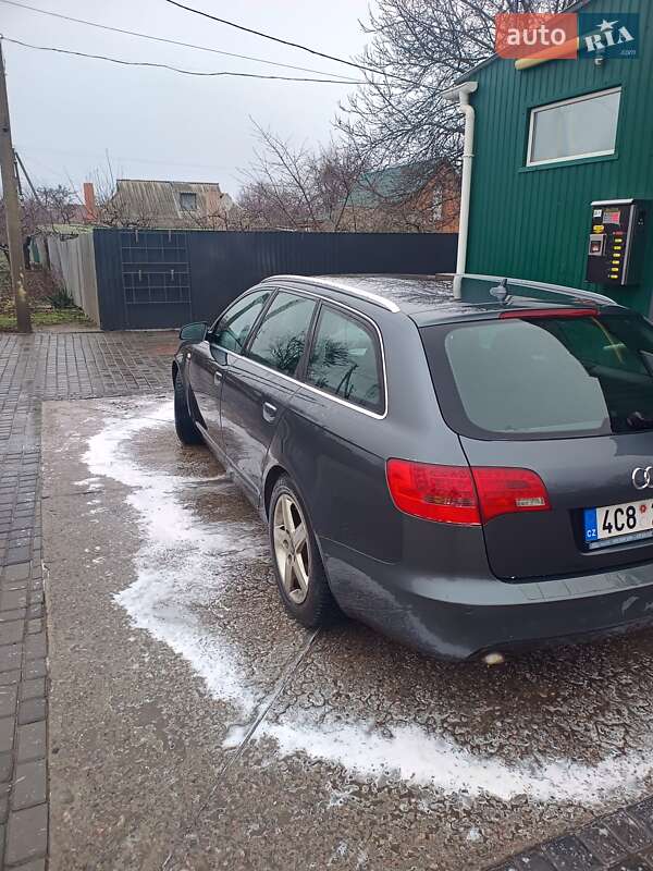 Универсал Audi A6 2005 в Знаменке