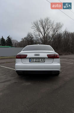 Седан Audi A6 2015 в 