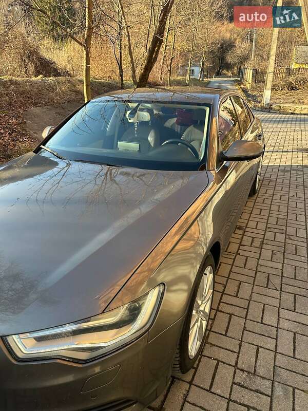 Седан Audi A6 2011 в Рахове