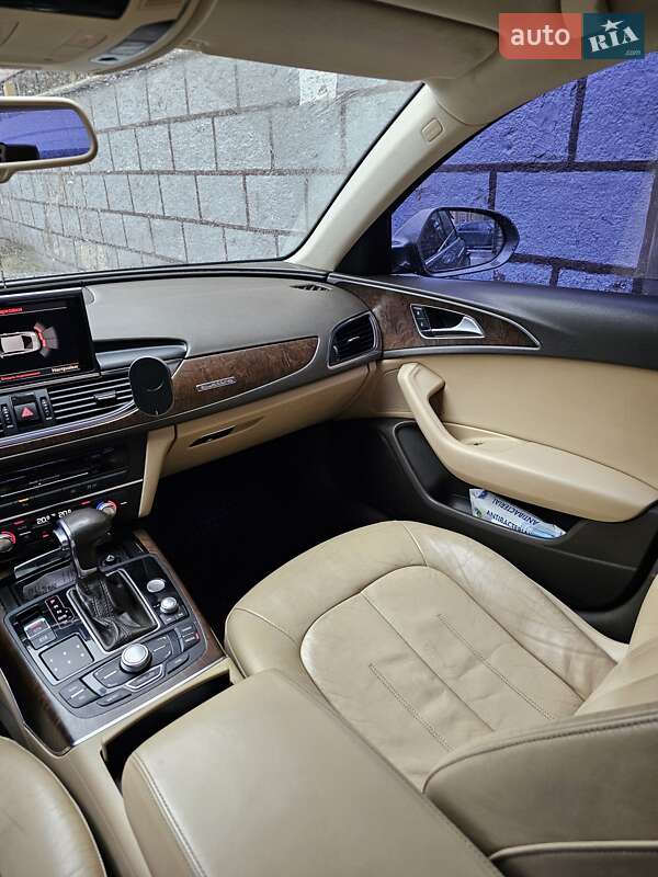 Седан Audi A6 2011 в Рахове