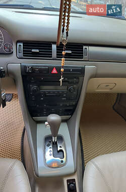Седан Audi A6 2001 в 