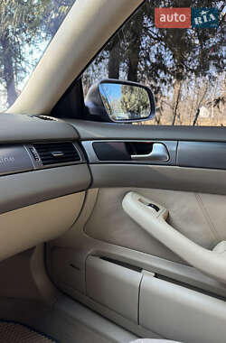 Седан Audi A6 2001 в 