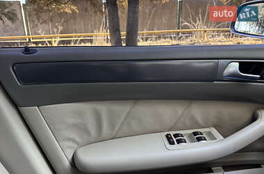 Седан Audi A6 2001 в 