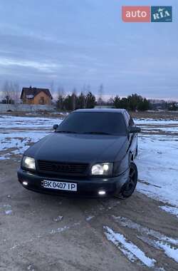 Седан Audi A6 1995 в Вараші