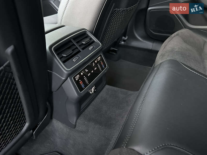 Седан Audi A6 2020 в Ужгороде