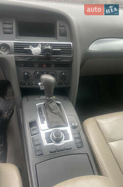 Седан Audi A6 2004 в 