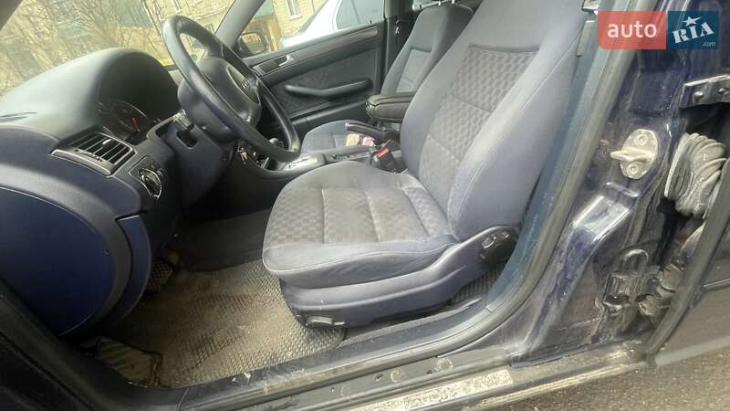Седан Audi A6 2002 в Кривом Роге