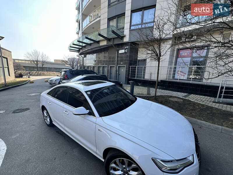 Седан Audi A6 2015 в Киеве