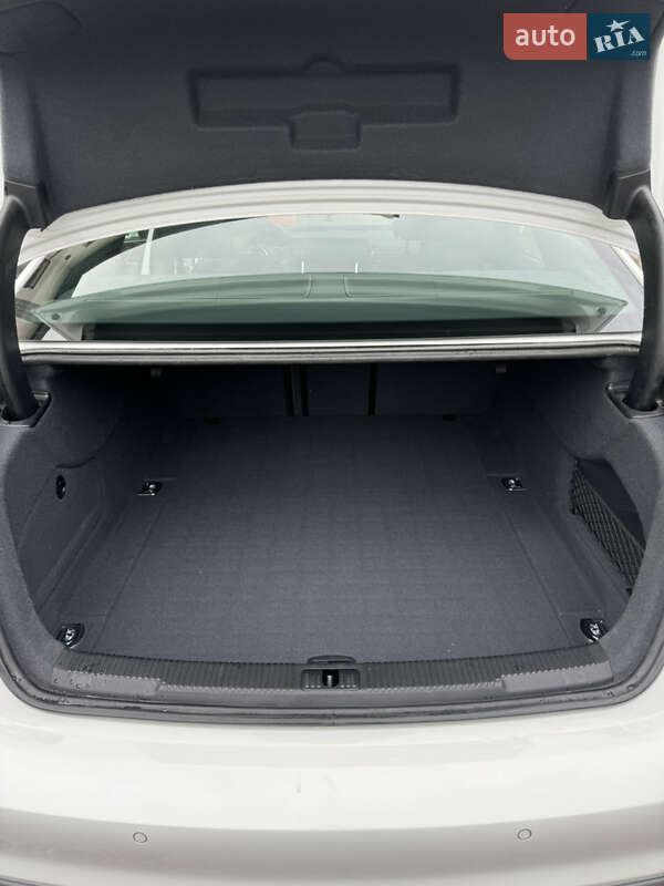 Седан Audi A6 2014 в Ровно