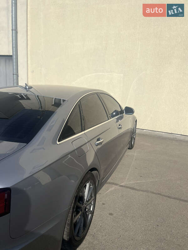 Седан Audi A6 2018 в Киеве