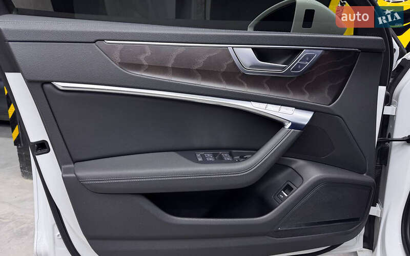 Седан Audi A6 2020 в Черновцах