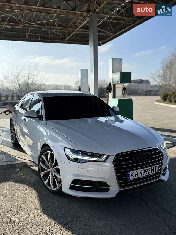 Седан Audi A6 2016 в 
