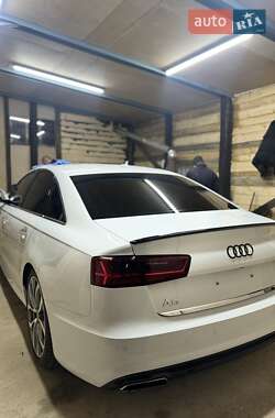 Седан Audi A6 2016 в 